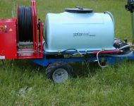 pulsfog-france-exemple-de-chariot-160-bars-moteur-electrique-enrouleur-electrique-a-telecommande-cuve-400L-01